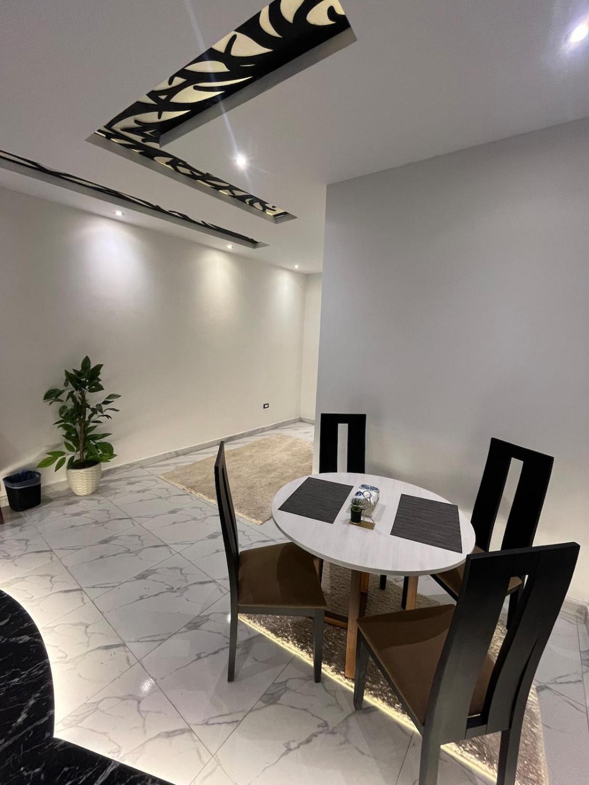 And Nile View Garden Area Apartment Cairo